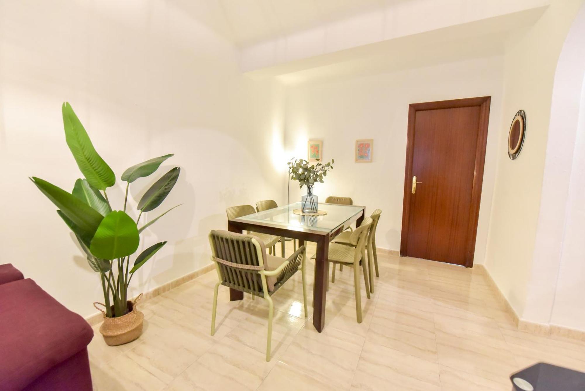 Large Functional Apartment!